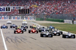 Start: Juan Pablo Montoya vor Ralf Schumacher
