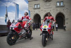 Andrea Dovizioso, Ducati y Andrea Iannone, Ducati Team, en las calles de San Marino