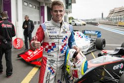 Race winner Oliver Rowland, Fortec Motorsports