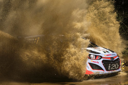 Тьерри Невилль и Николя Жильсуль, Hyundai i20 WRC, Hyundai Motorsport