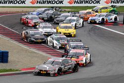 Start: Tom Blomqvist, BMW Team RBM, BMW M4 DTM, in Führung