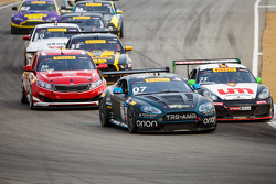 #06 TRG-AMR Aston Martin Vantage GT4: Jeff Huber