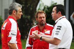 Maurizio Arrivabene, Ferrari, Team Principal avec Gino Rosato, Ferrari et Eric Boullier, Directeur Sportif McLaren