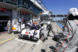 #17 Porsche Team Porsche 919 Hybrid: Timo Bernhard, Mark Webber, Brendon Hartley