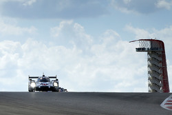 #17 Porsche Team Porsche 919 Hybrid: Timo Bernhard, Mark Webber, Brendon Hartley