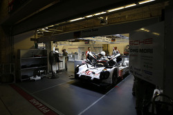 #18 Porsche Team Porsche 919 Hybrid: Romain Dumas, Neel Jani, Marc Lieb