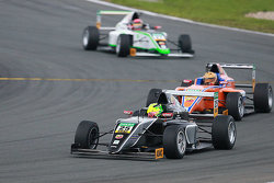 Мик Шумахер, Мфт Amersfoort Racing, и Роберт Шварцман, ADAC Berlin-Brandenburg e.V.