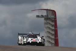 #17 Porsche Team Porsche 919 Hybrid : Timo Bernhard, Mark Webber, Brendon Hartley