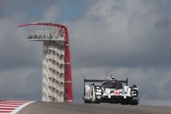 #17 Porsche Team Porsche 919 Hybrid : Timo Bernhard, Mark Webber, Brendon Hartley