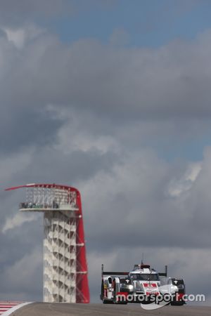 #8 Audi Sport Team Joest Audi R18 e-tron quattro: Lucas di Grassi, Loic Duval, Oliver Jarvis