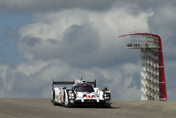 #17 Porsche Team Porsche 919 Hybrid: Timo Bernhard, Mark Webber, Brendon Hartley