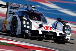 #17 Porsche Team Porsche 919 Hybrid: Timo Bernhard, Mark Webber, Brendon Hartley