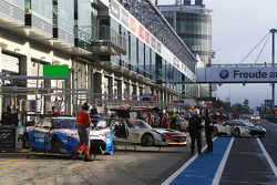 Pitlane action