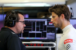 Julien Simon-Chautemps, Ingeniero de carrera, Lotus F1 Team y Romain Grosjean, Lotus F1 Team