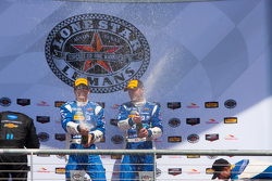 Победители гонки Скотт Прюэтт и Джой Хенд, Chip Ganassi Racing Ford/Riley