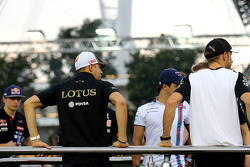 Pastor Maldonado, Lotus F1 Team y Jenson Button, McLaren Honda