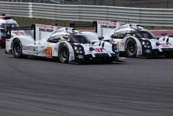 #17 Porsche Team Porsche 919 Hybrid : Timo Bernhard, Mark Webber, Brendon Hartley