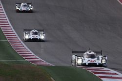 #17 Porsche Team Porsche 919 Hybrid: Timo Bernhard, Mark Webber, Brendon Hartley