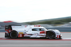 #8 Audi Sport Team Joest Audi R18 e-tron quattro: Lucas di Grassi, Loic Duval, Oliver Jarvis