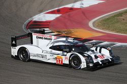 #17 Porsche Team Porsche 919 Hybrid: Timo Bernhard, Mark Webber, Brendon Hartley