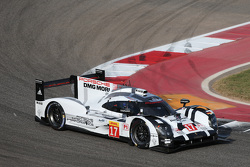 #17 Porsche Team Porsche 919 Hybrid: Timo Bernhard, Mark Webber, Brendon Hartley