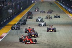 Sebastian Vettel, Ferrari SF15-T mène au départ