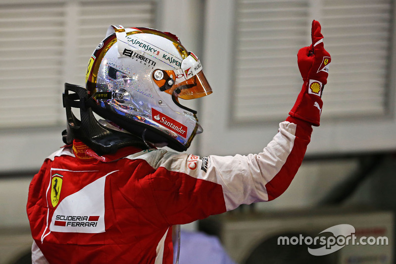 Winnaar Sebastian Vettel, Ferrari viert in parc ferme