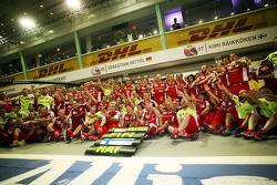 Race winner Sebastian Vettel, Ferrari and third placed Kimi Raikkonen, Ferrari celebrate with the team