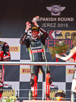 Le vainqueur Tom Sykes, Kawasaki