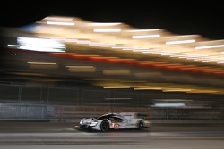 #17 Porsche Team Porsche 919 Hybrid: Timo Bernhard, Mark Webber, Brendon Hartley