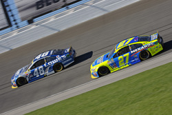 Paul Menard, Richard Childress Racing Chevrolet and Jimmie Johnson, Hendrick Motorsports Chevrolet