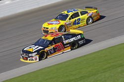 Ryan Newman, Richard Childress Racing Chevrolet et Kyle Larson, Chip Ganassi Racing Chevrolet