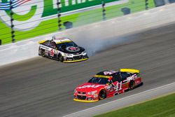 Kurt Busch, Stewart-Haas Racing Chevrolet et Kevin Harvick, Stewart-Haas Racing Chevrolet