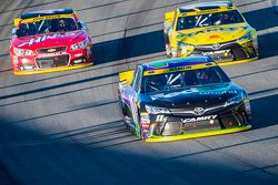 Denny Hamlin, Joe Gibbs Racing Toyota and Carl Edwards, Joe Gibbs Racing Toyota and Kurt Busch, Stew