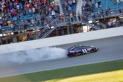 Winner Denny Hamlin, Joe Gibbs Racing Toyota