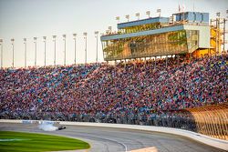 Winner Denny Hamlin, Joe Gibbs Racing Toyota