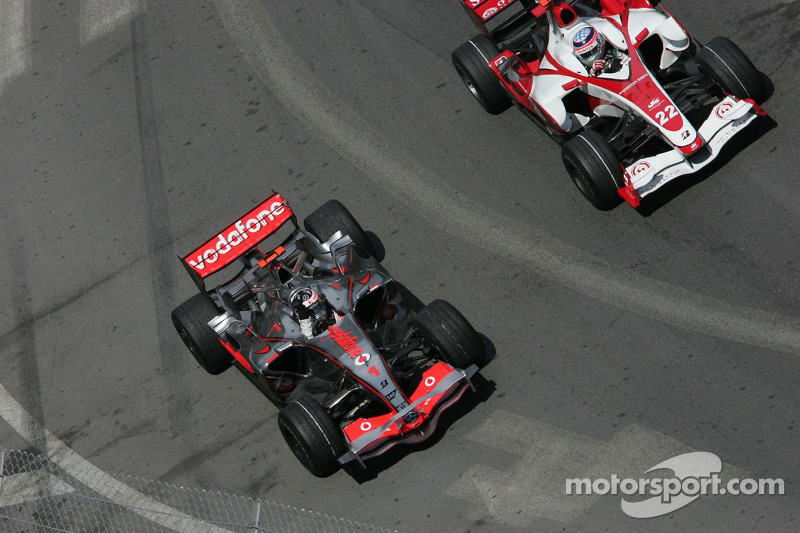 Fernando Alonso, McLaren Mercedes y Takuma Sato, Super Aguri F1