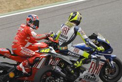 Valentino Rossi congratulates Casey Stoner