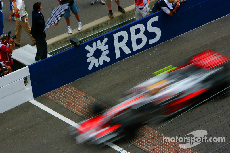 Lewis Hamilton, McLaren Mercedes, MP4-22