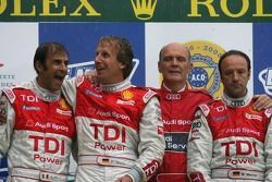 LMP1-Podium: 1. Marco Werner, Frank Biela, Emanuele Pirro mit Wolfgang Ullrich