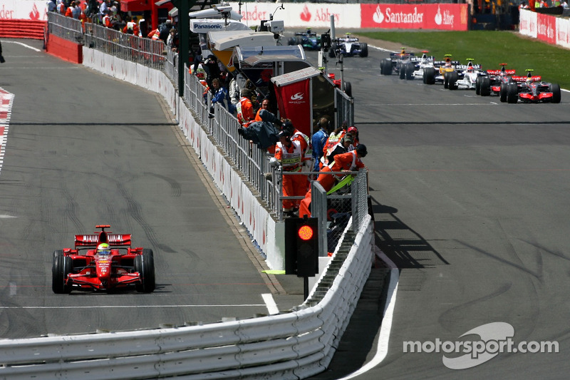 Start, race, Felipe Massa, Scuderia Ferrari starts from pit stop