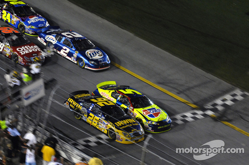 2007: Sieg im Fotonfinish gegen Kyle Busch