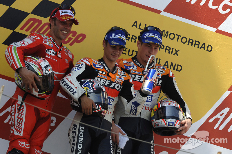 Podio: 1º Dani Pedrosa 2º Loris Capirossi, 3º Nicky Hayden
