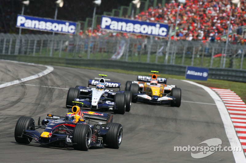 Mark Webber, Red Bull Racing, RB3 y Alexander Wurz, Williams F1 Team, FW29
