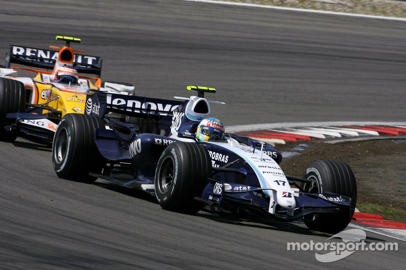 Alexander Wurz, Williams; Heikki Kovalainen, Renault F1 Team