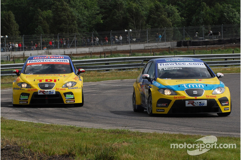 Tiago Monteiro, SEAT Sport, SEAT Leon and Jordi Gene, SEAT Sport, SEAT Leon