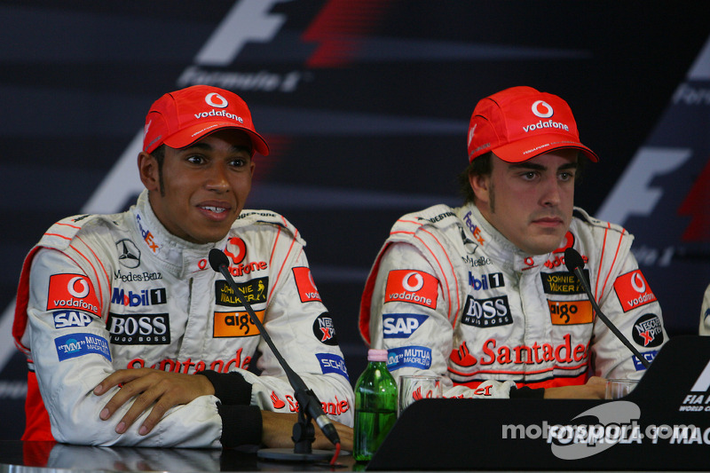 Lewis Hamilton heredó la pole de Alonso en Hungría 2007 porque este le obstaculizó en un cambio de neumáticos