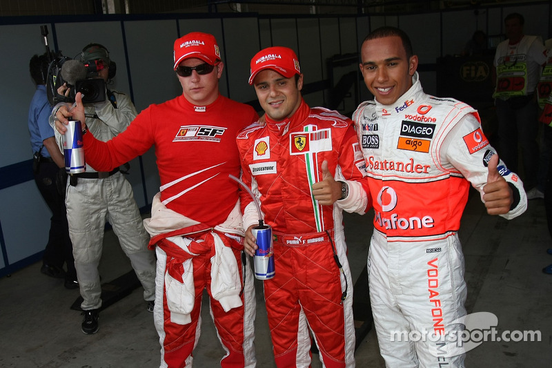 Pole: Kazanan Felipe Massa kutlama yapıyor ve Lewis Hamilton ve Kimi Raikkonen