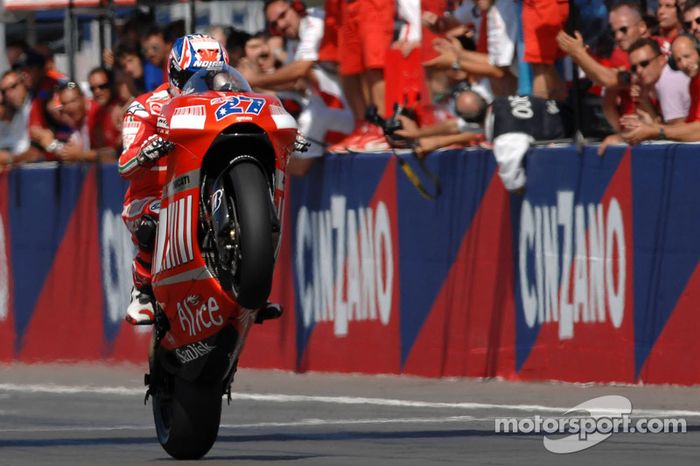 2007: Casey Stoner (Ducati Desmosedici GP7)