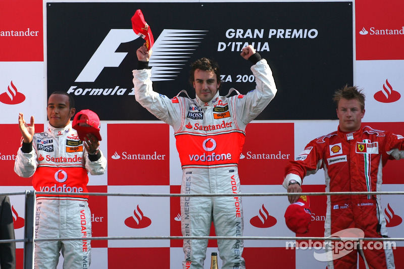 Podium: race winner Fernando Alonso and Lewis Hamilton and Kimi Raikkonen